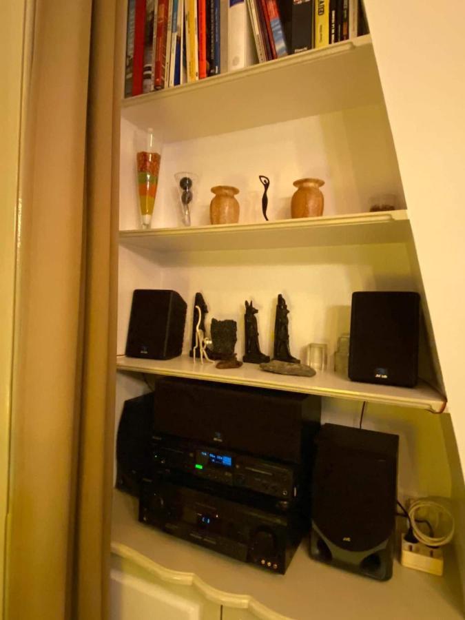 Romantic Apartment In Париж Екстер'єр фото