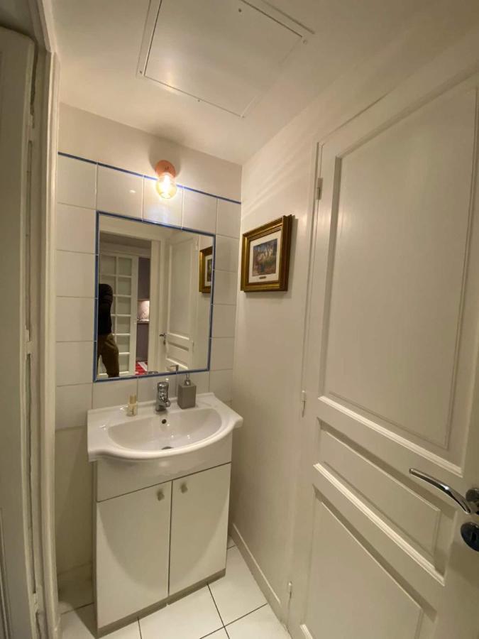 Romantic Apartment In Париж Екстер'єр фото