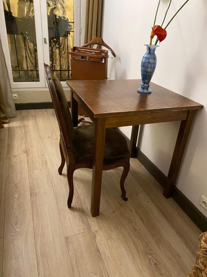 Romantic Apartment In Париж Екстер'єр фото