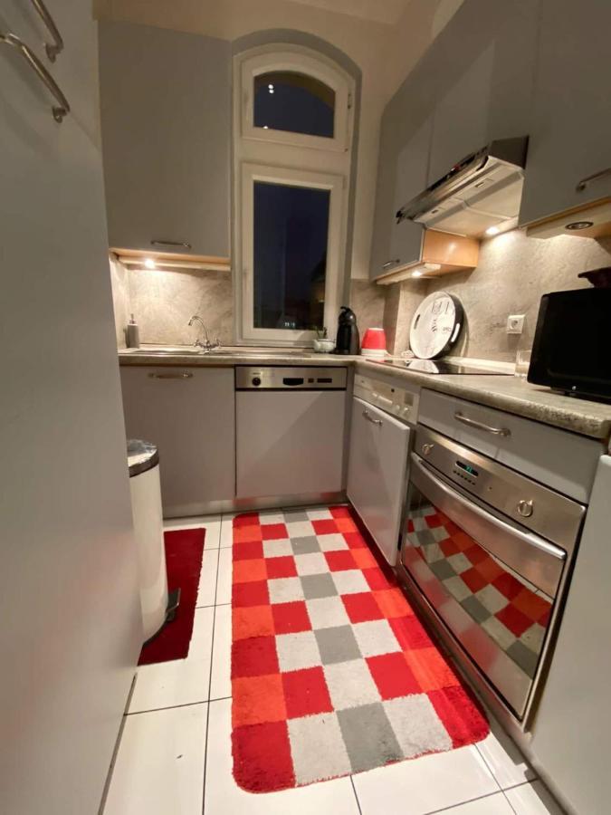 Romantic Apartment In Париж Екстер'єр фото